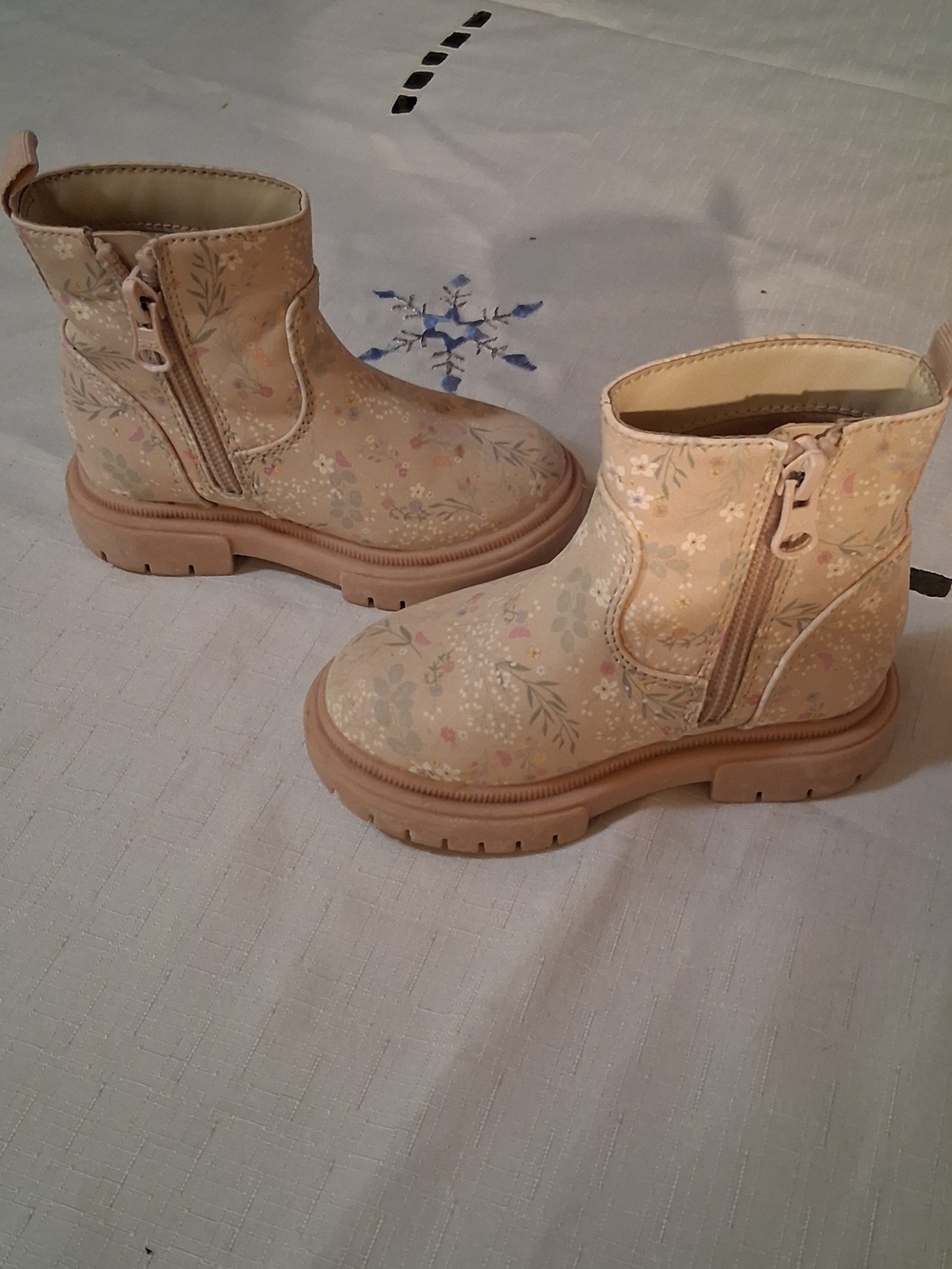 Cat & Jack Girls' Floral Beige Ankle Boots with Side Zipper 6t 260898